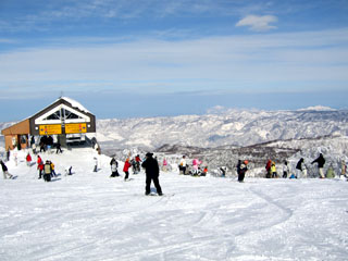長野県　野沢温泉スキー場　やまびこ第２フォーリフト降り場付近